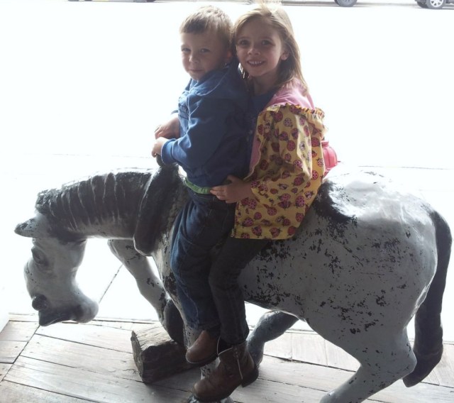 976728_571516259559276_20936518_o