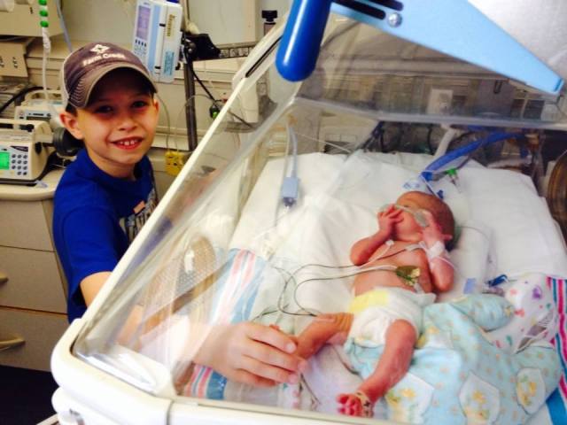 10155436_761700640540836_8839385581690255740_n